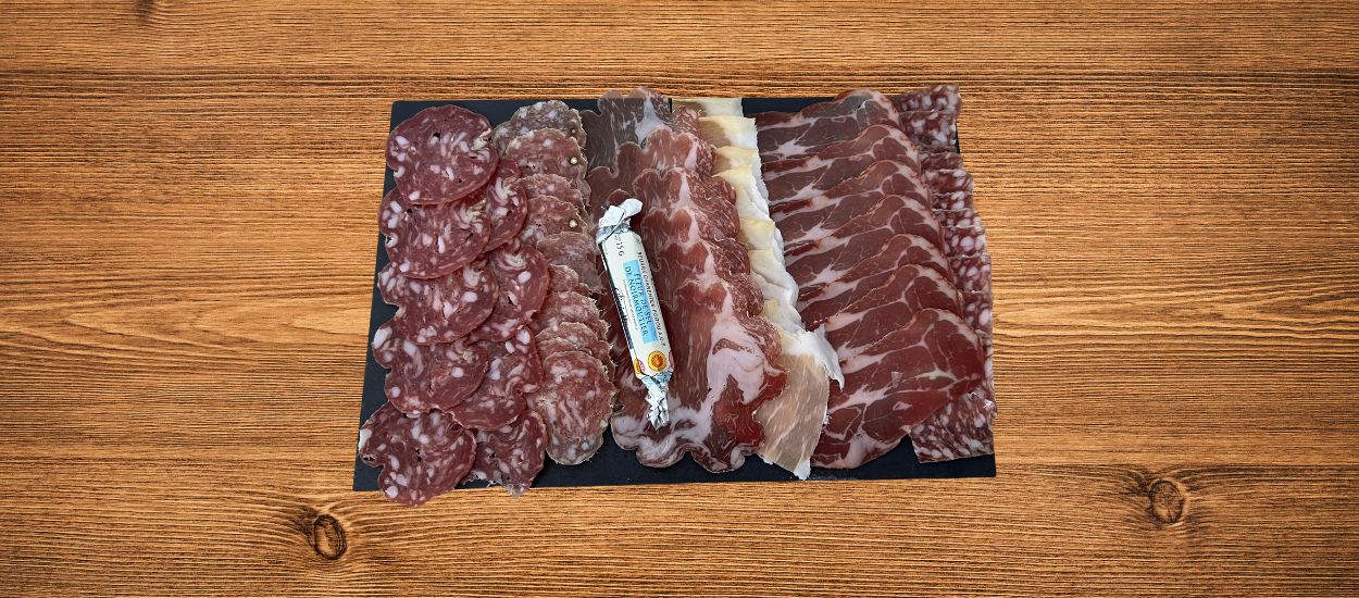 Assortiment de charcuterie à partager.